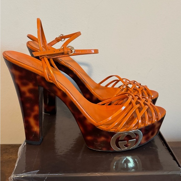 Gucci Vitello Vernice Soft Nectar Strappy Platform Heels Size 10Authenticated